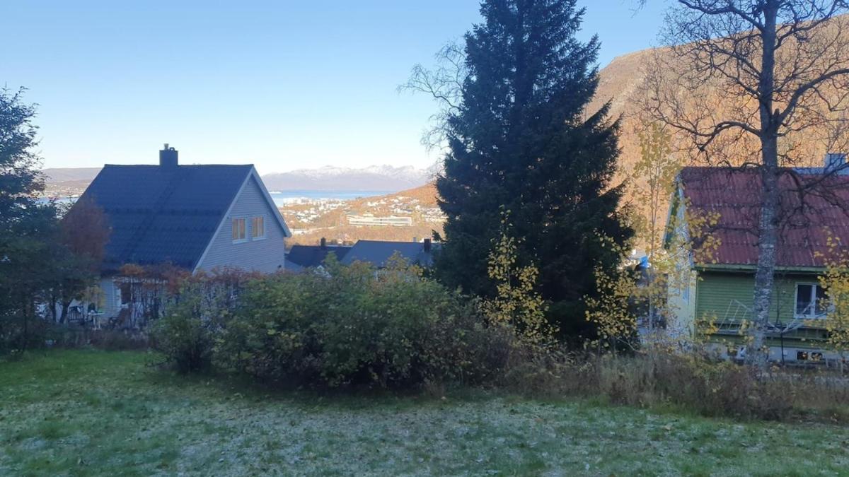 Cozy With Free Parking And Barbecue Area * Tromsø